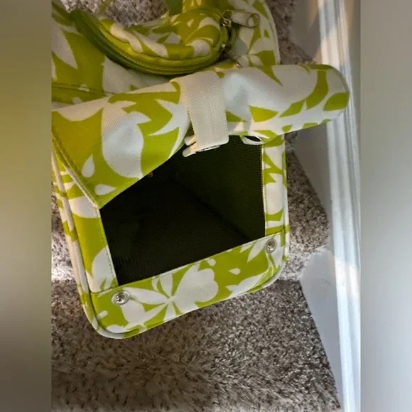 Beautiful designed pet carrier with handles. - Picture 6 of 11